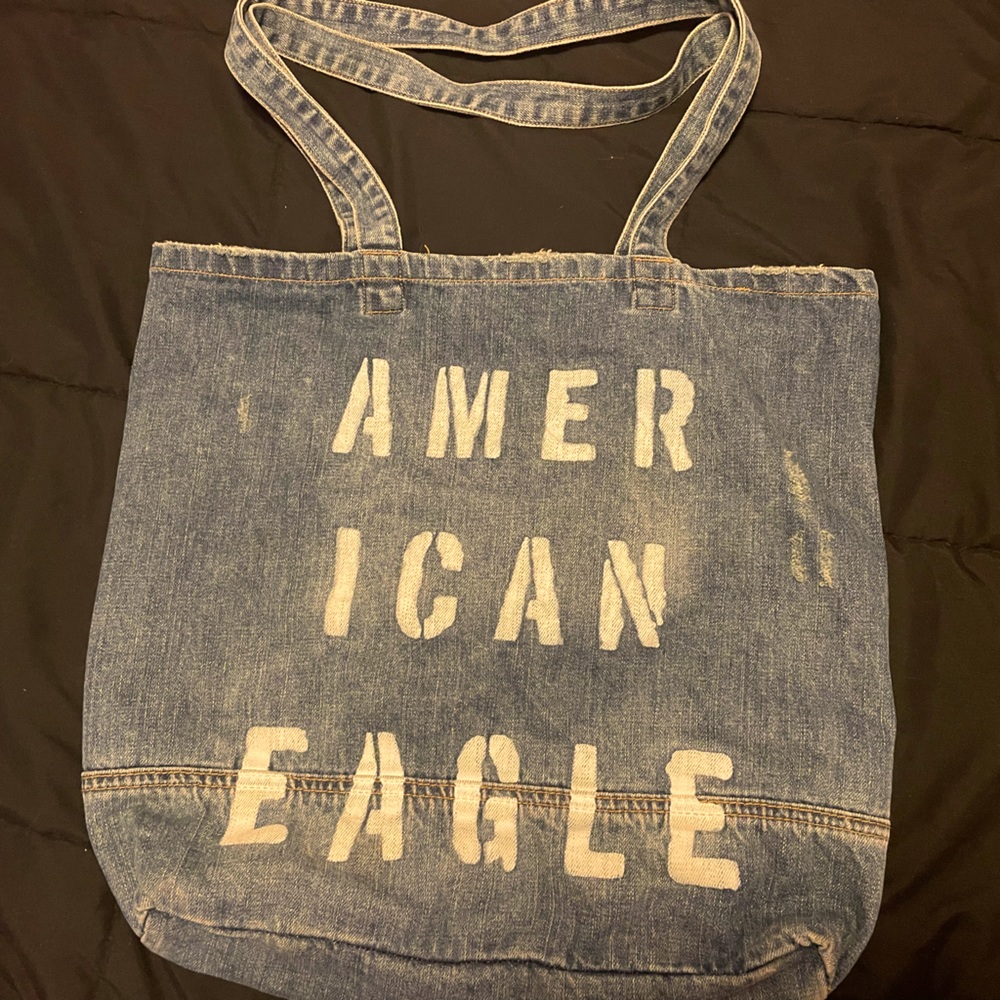 Cute little American Eagle bag.